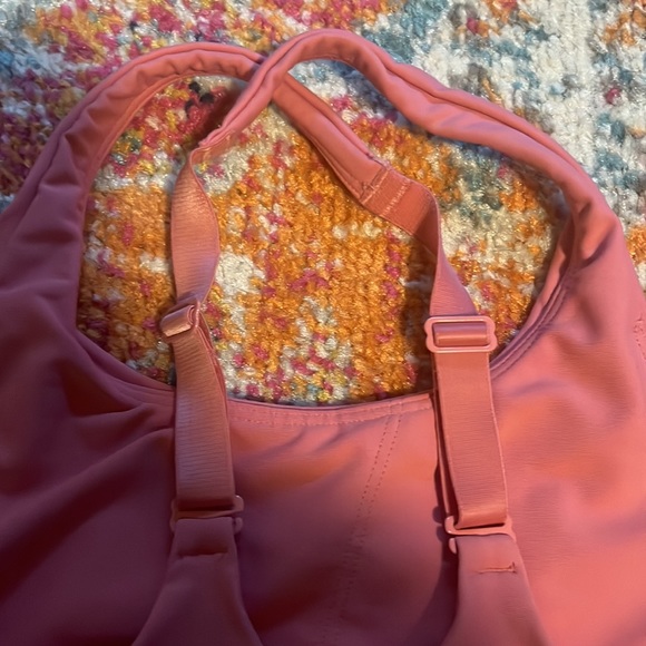 old navy workout tank - Picture 3 of 6